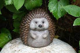 hedge hog decoration jardin papier mache decoration