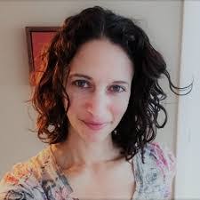 Amanda Heger's Instagram, Twitter & Facebook