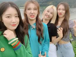 G Idle Soyeon Rapper Looks 덤디덤디 (dumdi dumdi) 🏝🥁🔥🌊 youtu.be/hpq5mqovxho. pinterest