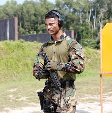 He is best known for starring in the action films paskal the movie, operasi x, and polis evo 2 (2018). Biodata Dan Latar Belakang Pelakon Hairul Azreen Iluminasi