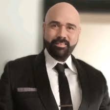 Ángel Macías Dircio🦁🚀 en LinkedIn: "Se Celebra en Público, Se Corrige en  Privado: Una Clave para el Liderazgo…