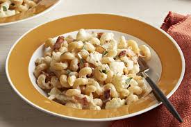 Creamy Cauliflower Bacon Pasta Kraft What S Cooking Recipe Bacon Pasta Bacon Pasta Recipes Creamy Cauliflower