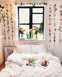 Urban Outfitters Cozy Chic Boho Flower White Bedroom Viktoria Dahlberg Cozychloe Urban Bedroom Aesthetic Bedroom Romantic Bedroom Decor