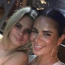 Lauren Aiken Morris (@laurenaikenmorris)