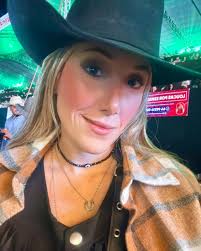 Rafaela Rossi (@rafasrossii) • Instagram photos and videos