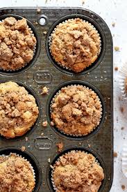 Tender And Flavorful Bakery Style Cinnamon Streusel Apple Muffins Loaded With Tart Bites Of Fresh Apple Easy Apple Strudel Recipe Strudel Recipes Apple Muffins