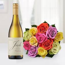 Our worldwide flower delivery services will help you handle delivery arrangements for sending flowers and wine to loved ones anywhere in the world. 7pepmeogoqwzgm