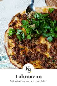So Backst Du Eine Herzhafte Turkische Pizza Lahmacun Aus Dinkelmehl Und Einem Wurzigen Belag Mit Lammhackfleisch Und Lammhackfleisch Rezepte Lahmacun Rezept