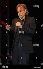 Richard lewis hi-res stock photography and images