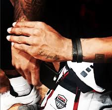 Tusindvis af nye billeder af høj kvalitet tilføjes hver dag. Loyalty Tattoo On One Hand Wethenorth Wristband On The Other Newly Re Signed Raptor Demar Derozan At Usab Camp Holly Mackenzie Scoopnest