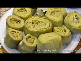 ¿y si os digo que limpiar/cortar/trocear seis alcachofas frescas (suficientes para un plato para dos personas) no lleva más de seis minutos? Como Cocer Alcachofas Sin Que Se Oscurezcan Truco Efectivo 100 Youtube