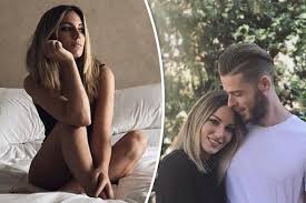 Henderson has made some poor mistakes it seems to be though that every time david goes away for an international tournament he comes back an even worse player. David De Gea Wiki 2021 Girlfriend Salary Tattoo Cars Houses And Net Worth