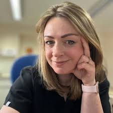 As doctors, we get taught to diagnose and treat disease. But we don't get  taught how to create health.