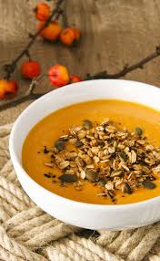 Recette Soupe De Butternut Aux Lentilles Corail Et Granola Sale En Video Recette Butternut Alimentation Recette Soupe Lentilles