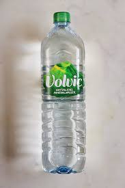 Volvic naturelle mineralwasser 1,5 liter, 6er pack. Wasser Aufpeppen Seelenschmeichelei