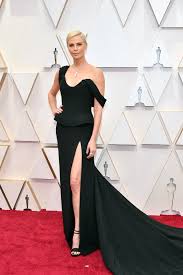 Charlize theron lifestylesouth african and american actress, producer, model charlize theron was born on august 7th , 1975 in benoni, south africa. Charlize Theron Wears Dior To The Oscars 2020 British Vogue