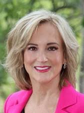 Stephanie Roman's Instagram, Twitter & Facebook