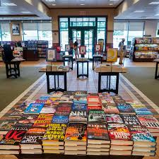 Average barnes & noble hourly pay ranges from approximately $8.15 per hour for specialist to $22.00 per hour for stocker. With Stores Closed Barnes Noble Does Some Redecorating The New York Times