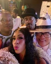 Ariella Azmarellda Blu