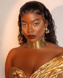 I may be late to it, but the reason Elsie K's makeup looks whack is because  she over draws her lips 😂 and she doesn't need to