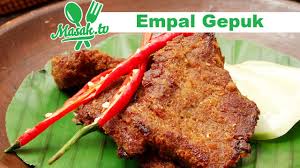Hidangan ini tampak seperti gulai. Empal Gepuk Resep 303 Youtube
