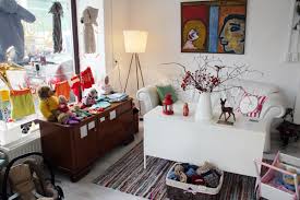 Geschichtsträchtige gebäude, kulturhistorische highlights wie die leipzigische literaturmesse oder das tagungszentrum wellengotik und ein stadtviertel, das aus gutem grunde den titel musikviertel führt, machen leipzig, die stille großstadt im osten deutschlands, zu einem unentbehrlichen teil des land! Kunst Und Kuchen Leipzig Kulturladen Kindercafe