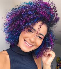 Cabelo cacheado roxo cabelos cacheados pintados cabelos cacheados coloridos cabelo enrolado inspiração cabelo cabelo colorido penteados diferentes cachos crespos cabelo curto com franja. Mechas Coloridas 19 Ideias De Mechas Para Arrasar Em 2019