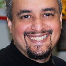 😬 😬 #Fans de #SeanDiddyCombs celebran el veredicto del juicio colocándose  aceite para bebés #BabyOil, que el rapero usaba en cantidades exhorbitantes  en sus fiestas sexuales 😱 😱. #EnriqueSantosShow #iHeartRadio @iHeartRadio  #iHeartLATINO #PDiddy #Diddy