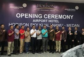 Bij horison sky kualanamu is roken in de kamers en andere ruimtes niet toegestaan. Horison Sky Gelar Opening Ceremony Hotel Transit Pertama Di Dalam Kawasan Kualanamu