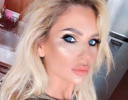 Вместе с клаудией патраскану и юлией челару была. Pro Tv Andreea BÄƒnicÄƒ FarÄƒ Machiaj È™i In Costum De Baie Nici Nu Te Am Recunoscut Ce A RÄƒspuns Vedeta