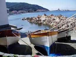 Spiaggia di piccole dimensioni con fondo di ghiaia bianca e nera, raggiungibile a piedi con un piccolo sentiero che. La Tua Casa Sul Mare Localita Marciana Marina