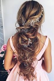 Vous perdez votre temps devant votre miroir en se demandant quelle coiffure porter aujourd'hui ? 1001 Photos Pour Trouver Votre Coiffure De Mariee Et Les Astuces A Savoir Auparavant