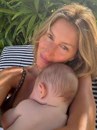 Gisele Bündchen selten privat: Sie genießt Kuscheleinheit mit ihrem Baby