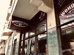 This time i'm presenting you a shop called wonderland 13, they are based in ulm, sout of germany and the actually have the best customer service i ever. Wonderland 13 In Berlin Ist Dicht Gruftbote