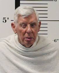 EXCLUSIVE VIDEO: HPD sergeant accused in wife's deadly shooting arrives at  Brazoria County jail