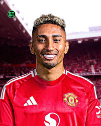 RUMOUR: Manchester United have reportedly made an offer of 70m euros  (£58.9m) to sign Brazil forward Raphinha, 28, from Barcelona in the summer…  Thoughts? 🤔💸 via Fichajes.net 🗞️