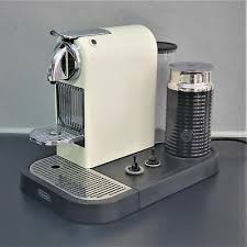 So the foam produced is rather airy than foamy.if you like true authentic cappuccino foam, you may not like the. Nespresso En266cwae Citiz Milk Creme Kapselmaschine Aeroccino Milchschaum Eur 99 90 Picclick De