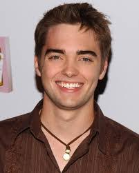 Drew Bell's Instagram, Twitter & Facebook