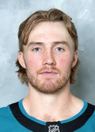 Player photos for the 2015-16 Barrie Colts at hockeydb.com