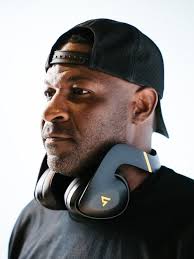 LIVV Pro: Over-Ear Headphones for Active & Casual Use