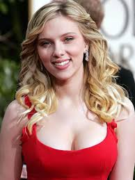Un día como hoy 22 de Noviembre del año 1984 nace Scarlett Ingrid Johansson  es una actriz estadounidense, que también se ha desempeñado de manera  eventual como cantante, productora, modelo y empresaria.