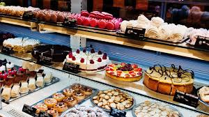 The Red Flags To Watch Out For At The Grocery Store Bakery