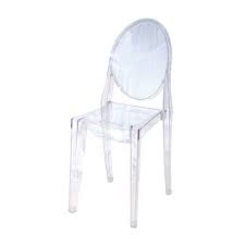 La chaise victoria ghost est fabriquée en polycarbonate transparent et transparent coloré dans la masse, dans des coloris toniques se met en scène dans les intérieurs dynamiques et modernes. Chaise Victoria Ghost Fonction Meuble