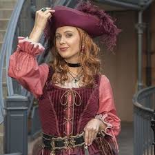 A Famosa Personagem Redd Ou A Ruiva De Piratas Do Caribe Fara Sua Estreia Na New Orleans Square Da Dis Disney Face Characters Disneyland Jack Sparrow Cosplay