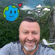 Richard Evensen's Instagram, Twitter & Facebook