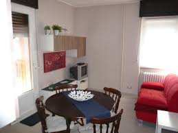 38, nel borgo vecchio di bardonecchia, al primo piano di una piccola casa, affittasi appartamento composto da ingresso su zona giorno/notte composta da zona pranzo, parete ben attrezzata per la cucina, un posto letto singolo ed un divano con misura alla francese.i servizi. Le Migliori 10 Case A Bardonecchia Nel 2021 Con Prezzi Case Vacanze E Appartamenti In Affitto A Bardonecchia Italia Tripadvisor
