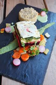 Mille Feuille De Legumes Printaniers Celeri Rave Pomme Betterave Poireau Chevre Frais A La Graine De Pavot Coulis De Pourpier Celeri Branche Carotte R