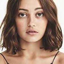 Grey cashmere blanket scarf worn by Tess (Ella Purnell) as seen in  Sweetbitter (S02E08)