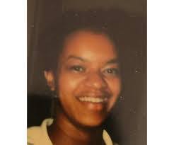 Ella Mingo's Instagram, Twitter & Facebook