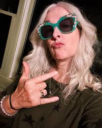 Holly Colt (@hollycolt) • Instagram photos and videos